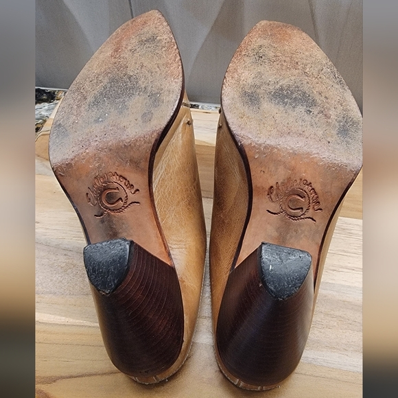 Charlie 1 Horse Women's Mules - Picture 7 of 9